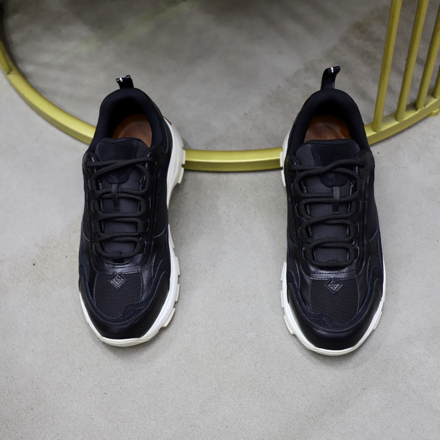 Factory price: 💰520Loropiana LP men's shoes ♞size; 38-44 "45.46 customization" cowhide stitching. It is really easy to wear, lazy, loose, casual, perfect comfort. There are many color choices, and they all look good with clothes. Is it true that Loropiana can bring social value? “Loropiana is the best thing money can buy”